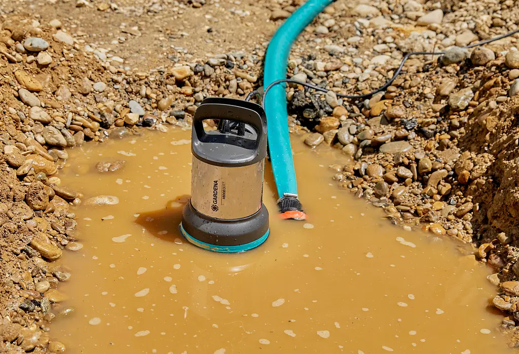 Насос дренажний для брудної води Gardena 16000 (09042-20.000.00) - фото 9