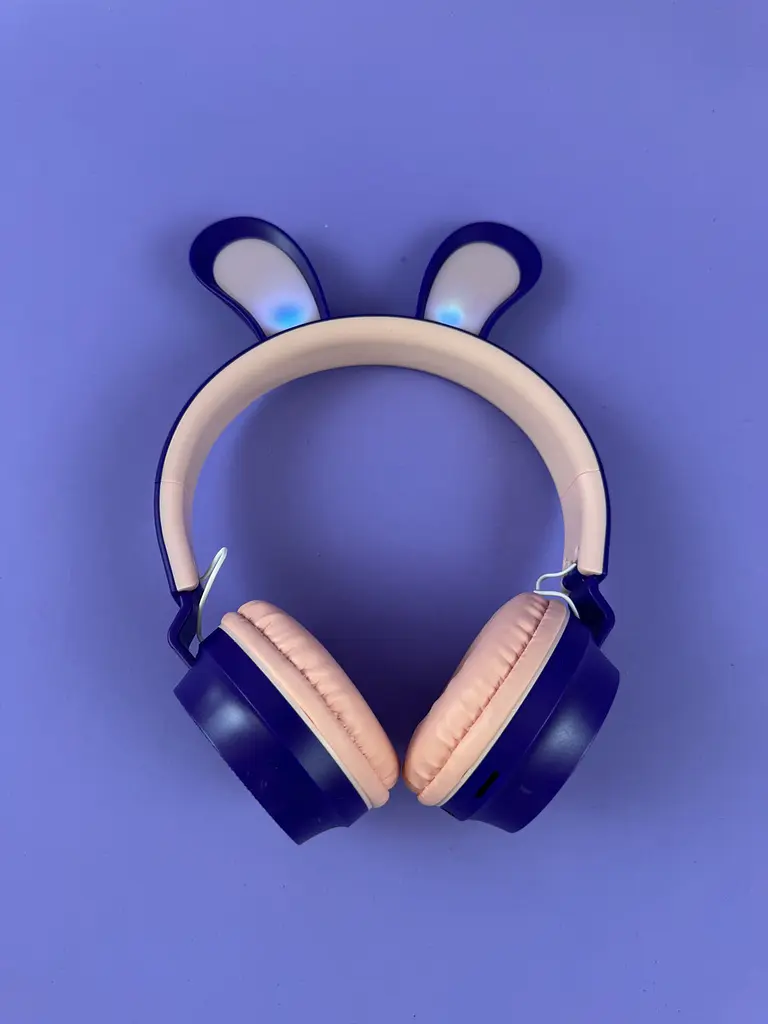 Наушники детские беспроводные C 64095-1, фиолетовые Bluetooth с заячьими ушками, многоцветная подсветка, аккумулятор 400 mAh - фото 3