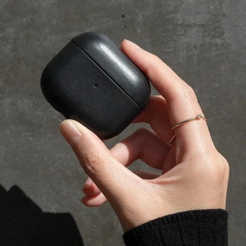 Чехол Native Union Leather Case Black для AirPods 3rd Gen черный (APCSE-LTHR-BLK-V2) - фото 6