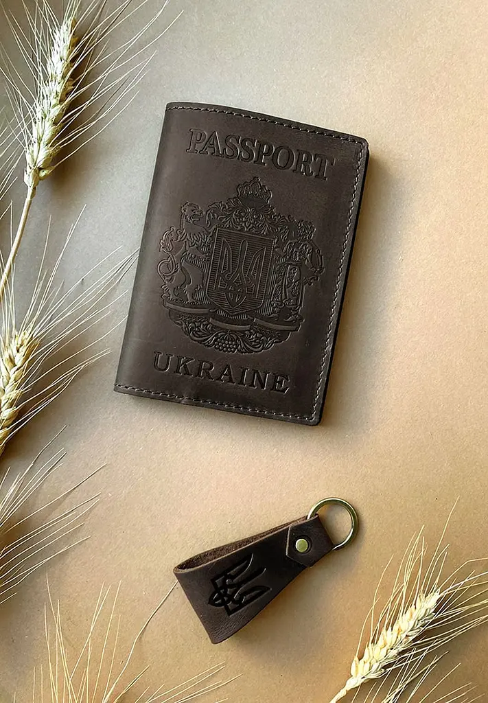 Подарунковий набір шкіряних аксесуарів з українською символікою темно-коричневий - фото 2