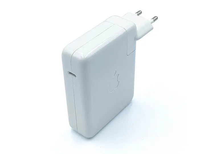 Зарядний пристрій Armors Original 140W USB-C Power Adapter (MLYU3) - фото 2