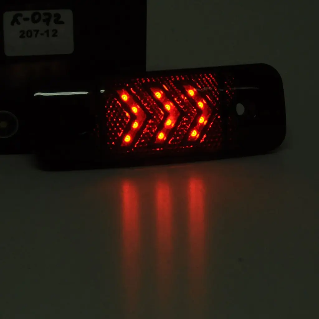 Габарит LED прямокутний 115х40 мм/12/24V/12 діодів стрілкою/Червоний 1 шт. (MRT 51) - фото 2