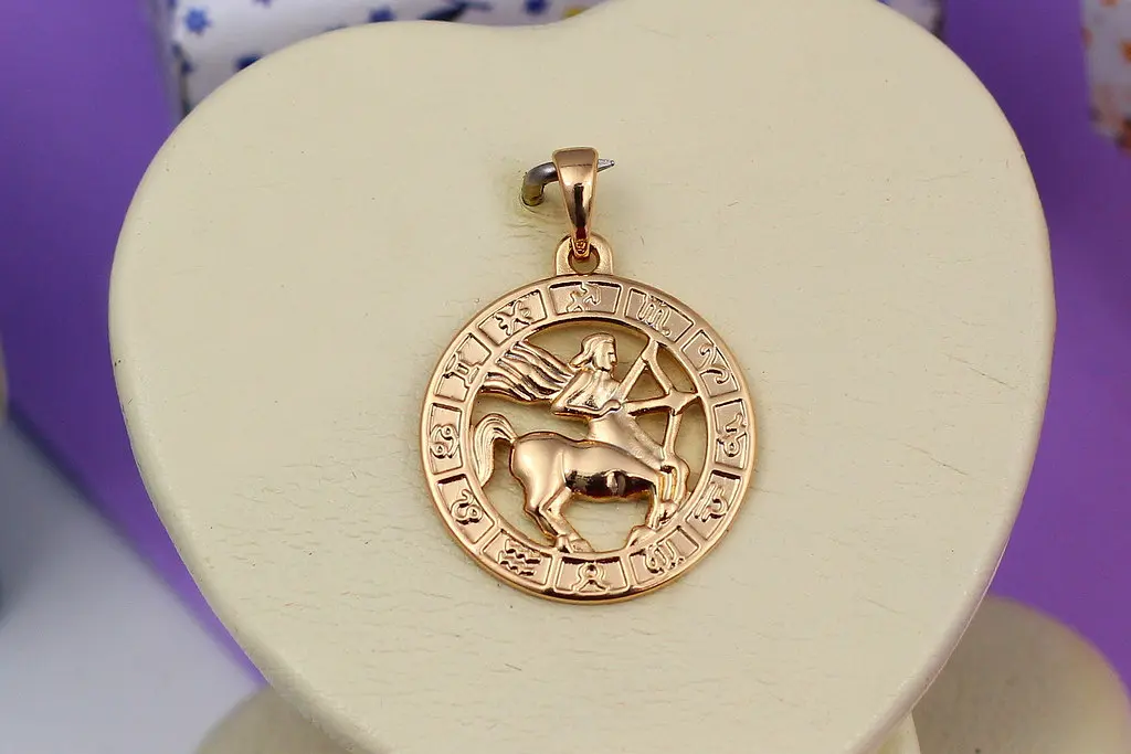 Кулон зодіак Xuping Jewelry стрілець 2 см золотистий
