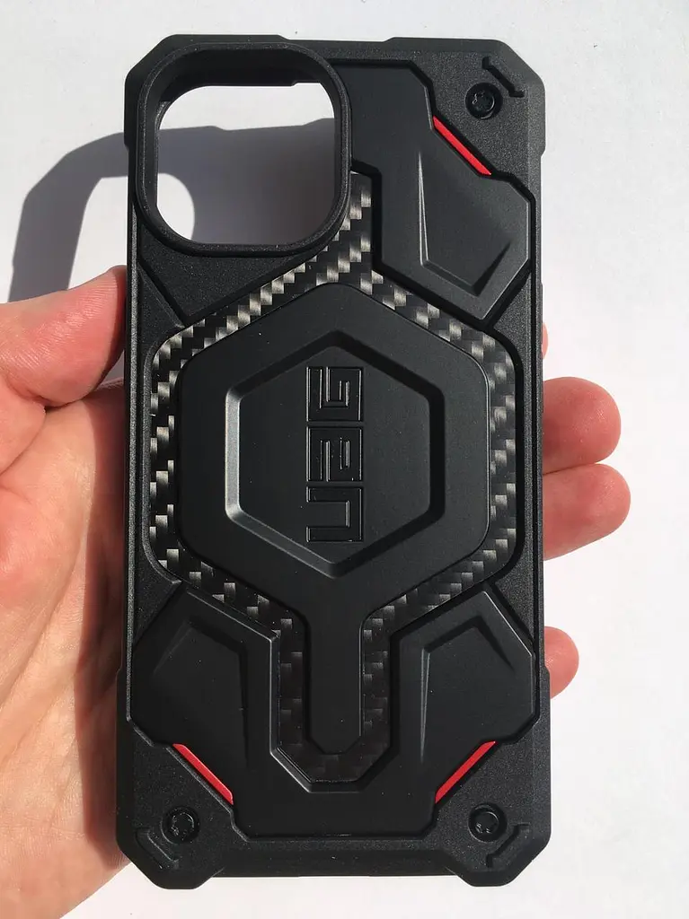 Чохол протиударний UAG Monarch Pro MagSafe для iPhone 15 (6.1") Carbon Fiber 1143401F4242 - фото 4
