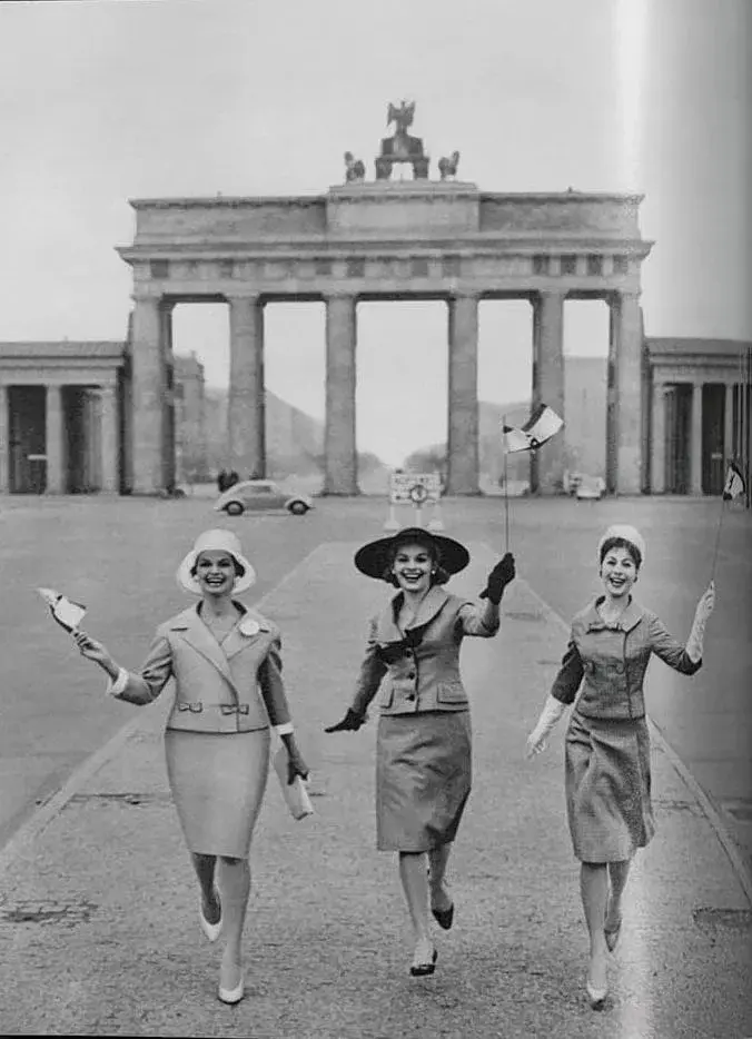 Helmut Newton. Berlin, Berlin - фото 2