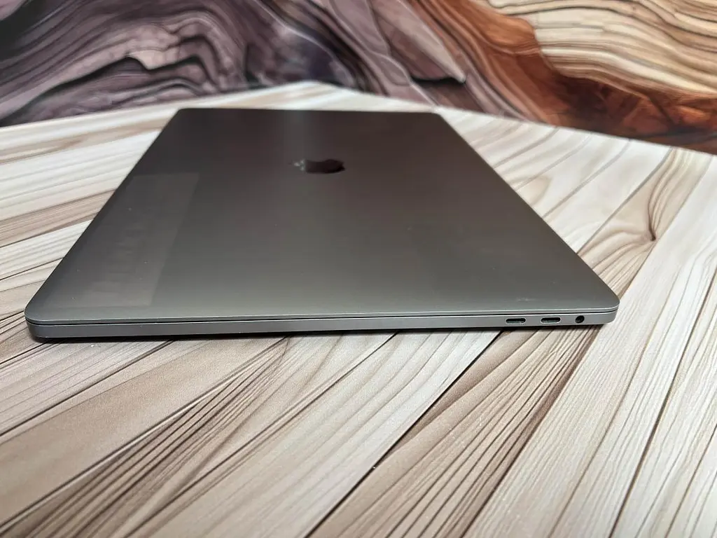 Ноутбук Apple MacBook Pro 15" A1707 i7-7820HQ/16/1TB (C02TX0XHHTDF) Б/в - фото 6