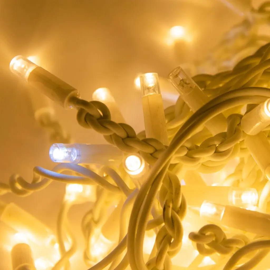 Гирлянда новогодняя уличная Xmas Short Curtain-WW-1, бахрома 115 LED, теплый белый свет, 5.2×0.5 м - фото 3