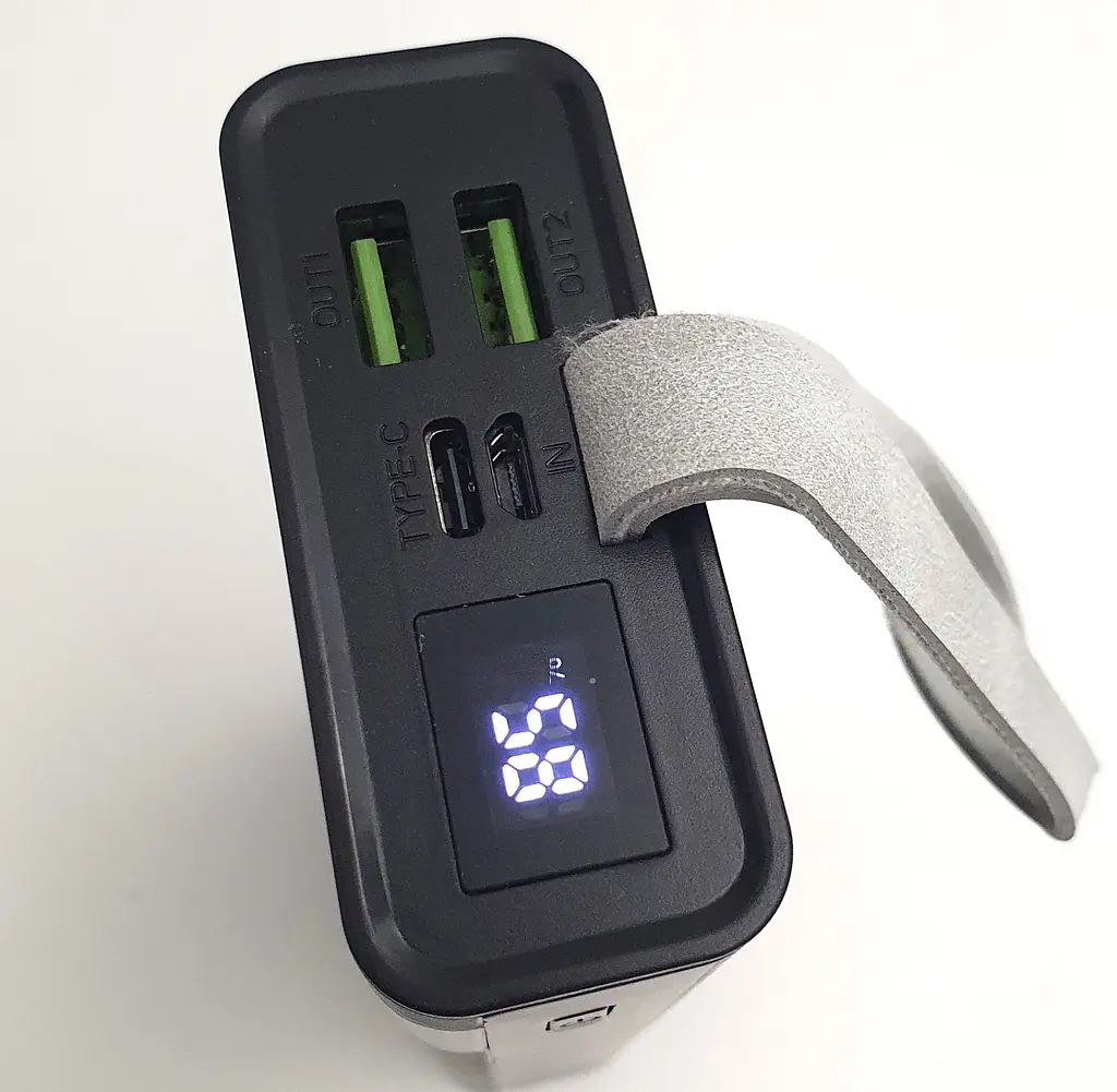 Потужний Повербанк із LED ліхтариком Power Bank із швидкою зарядкою 40000mAh 2USB /Type-C PD/QC 5A/22.5W Maxmate MMP40KP чорний - фото 8