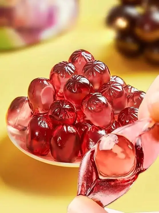 Китайські жувальні цукерки 3D Fruit Shaped Gummies Bobo Peelable Fudge Виноград 75г - фото 7