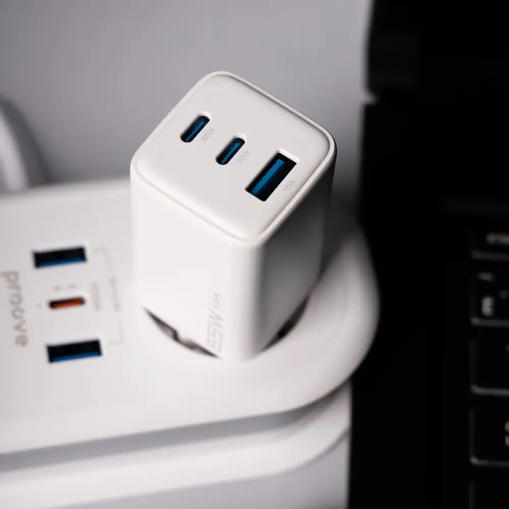 Зарядний пристрій блоків Proove Pocket GaN 65W 3 порти USB-A + 2USB-C білий (WCPG65121202) - фото 6