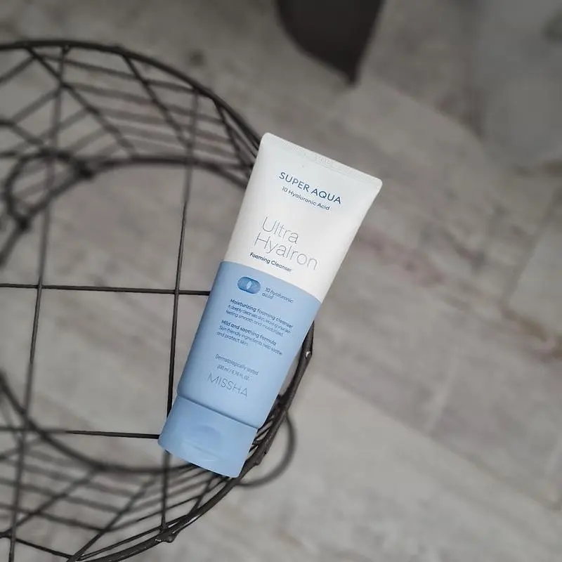 Очищаюча пінка для вмивання Super Aqua Ultra Hyalron Cleansing Foam Missha 200 мл - фото 2