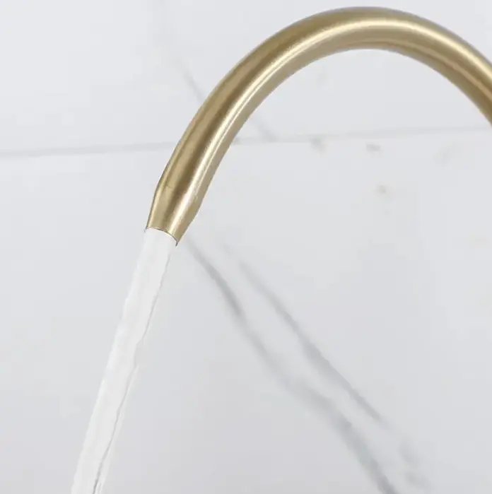 Змішувач для кухні на дві води Rea Eco Fresh із висувним виливом brushed gold REA-B7596 - фото 4
