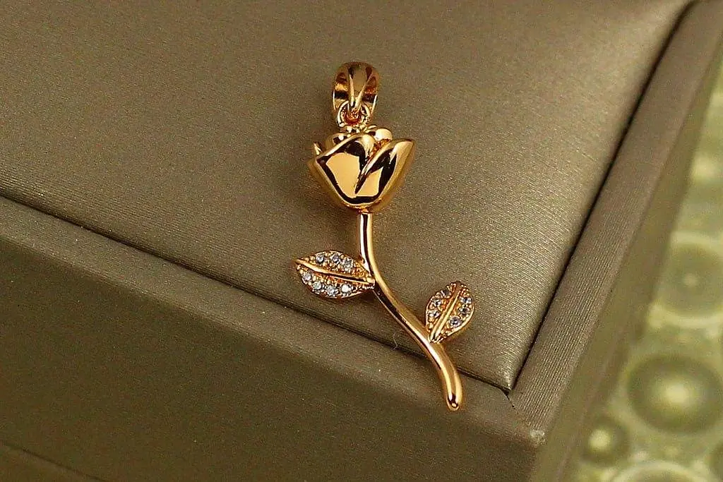 Кулон Xuping Jewelry золотая роза 2,4 см золотистий - фото 2