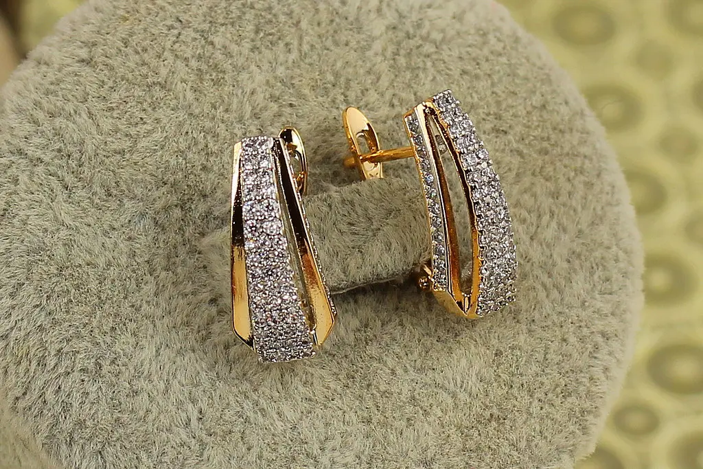 Сережки Xuping Jewelry Призма з родієм 1,8 см золотисті - фото 2