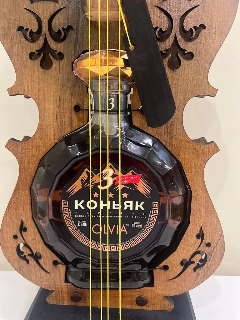 Сувенірна скрипка з коньяком Ольвія 61 см - фото 8