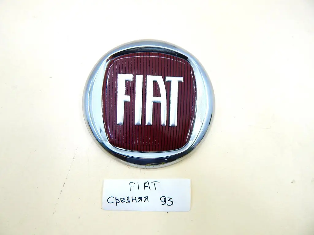 Емблема для Fiat Червона Хром D=93 мм на скотчі СЕРДНЯ (Завод) - фото 4