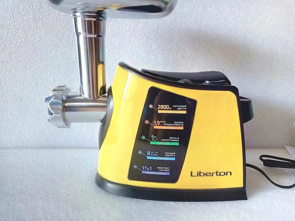 М'ясорубка Liberton LMG-28BST - фото 3