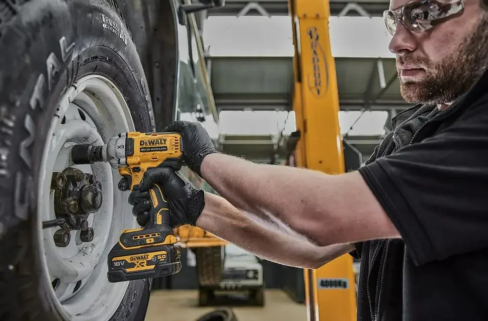 Гайкокрут ударний акумуляторний DeWalt без АКБ та ЗП DCF891N - фото 6
