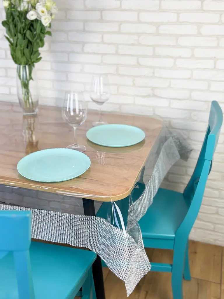 Скатерть силиконовая с серебряной стразовой лентой 330х110 см - фото 2