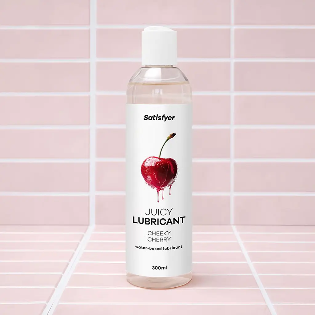 Лубрикант на водній основі Satisfyer Juicy Lubricant Cheeky Cherry water based 300 мл - фото 8