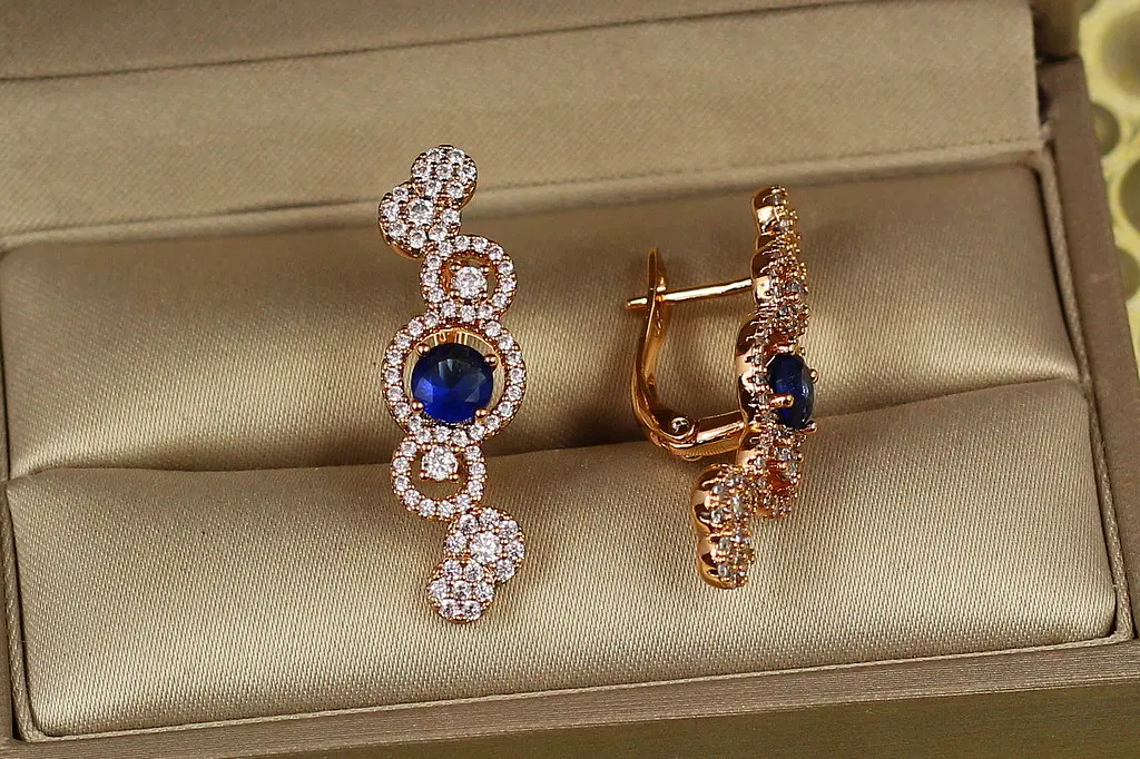 Сережки Xuping Jewelry Бульбашки з синім каменем 3 см золотисті - фото 2
