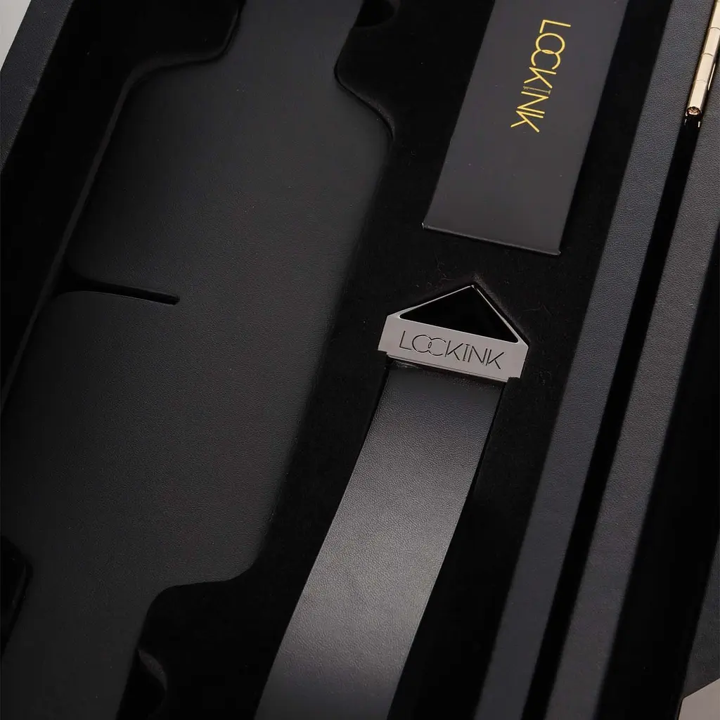 БДСМ-набір LOCKINK All-in-1 BDSM Play Kit, чорний, ремені, маска, кляпи, анальні пробки, свічки - фото 4