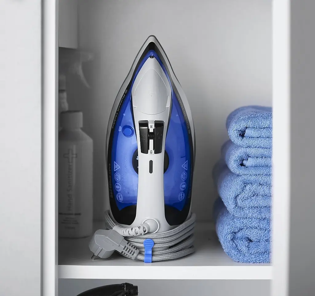 Russell Hobbs Праска Easy Store Pro, 2400Вт, 320мл, паровий удар -180гр, постійна пара - 45гр, зберігання шнура, керам. підошва, біло-синій - фото 10