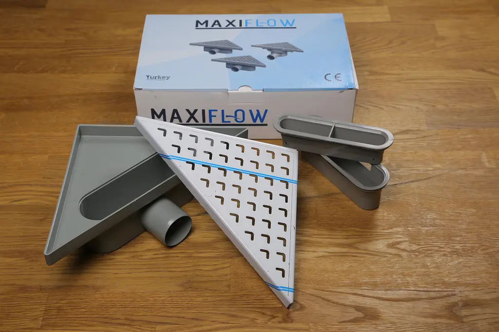 Трап для душа горизонтальний Maxiflow з нержавіючої сталі з гідрозатвором трикутна решітка "Хвиля" (4062.0Y.050K) - фото 3