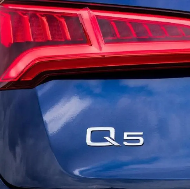 Емблема напис для Audi Q5 2009-106х37 мм скотч (8R08537412ZZ) - фото 2