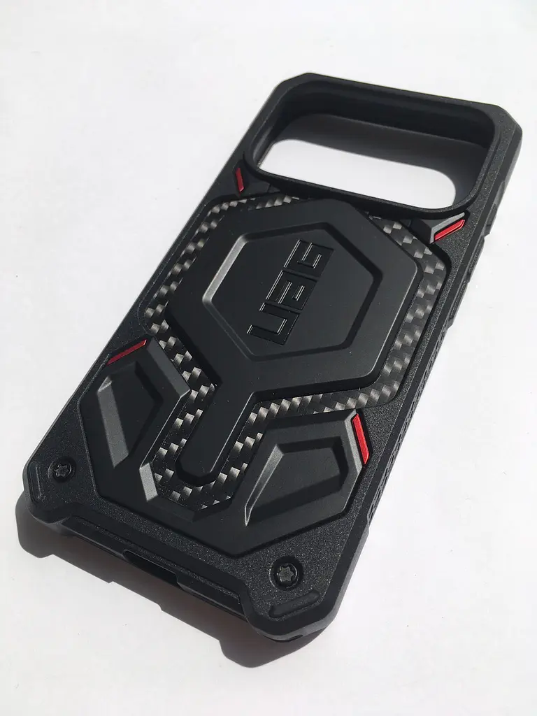 Чохол протиударний UAG Monarch Pro MagSafe для iPhone 17 Pro Carbon Fiber 114513119042 - фото 6