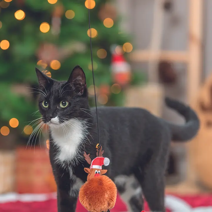 Іграшка для котів Trixie Паличка з різдвяним оленем пластик 45 см (92452_Christmas) - фото 2