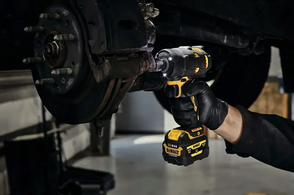 Гайкокрут ударний акумуляторний DeWalt з АКБ та ЗП DCF903P1G - фото 3
