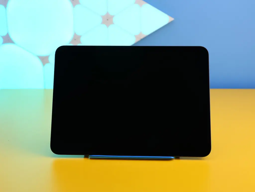 Планшет Apple iPad Pro 11 (2024) 8/256GB Wi-Fi Space Black (MVV83) Б/В - фото 2