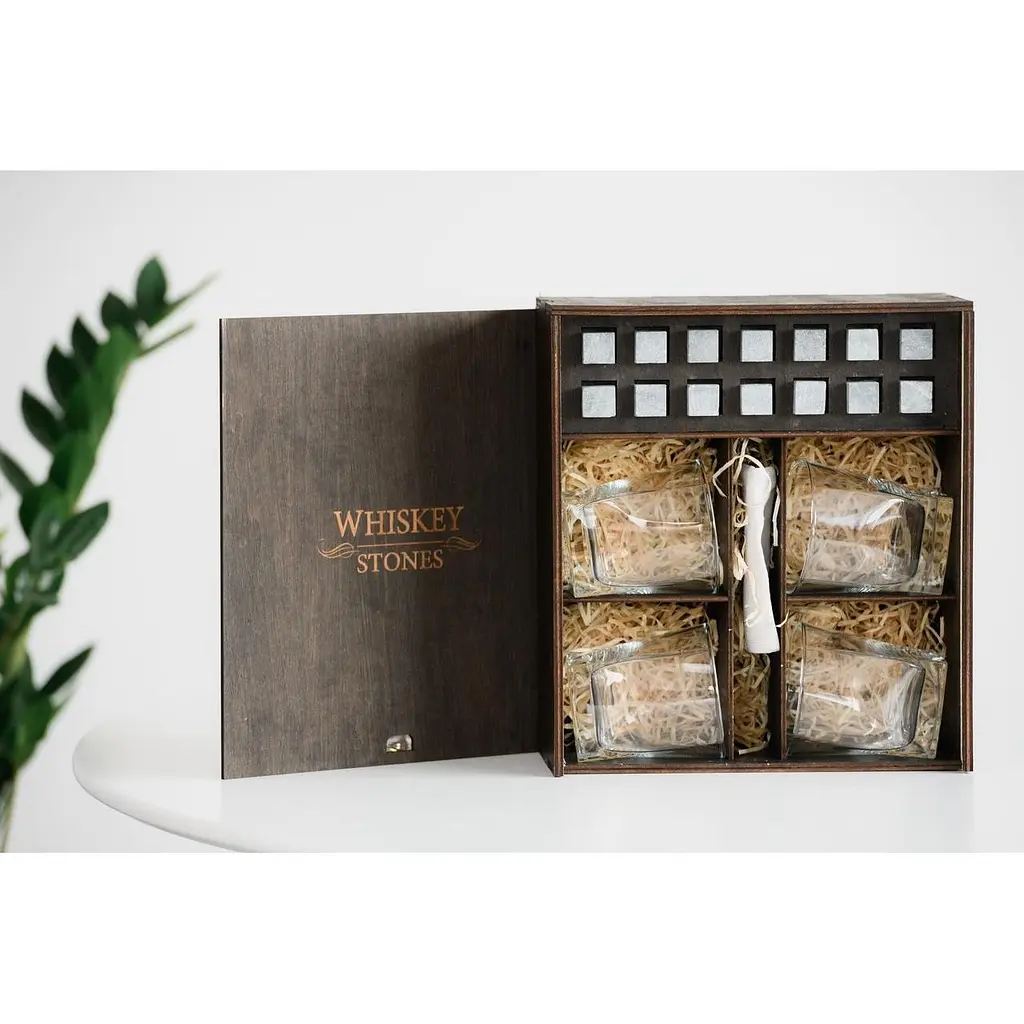 Подарунковий набір Whiskey Stones камені для віскі в дерев'яному пеналі №4 + 4 склянки Pasabahce Baltic + щипці + мішечок - фото 2
