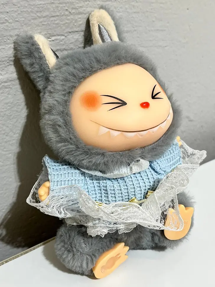 Дитяча м'яка іграшка-брелок The Monsters Labubu Labubu15 в асортименті - фото 5