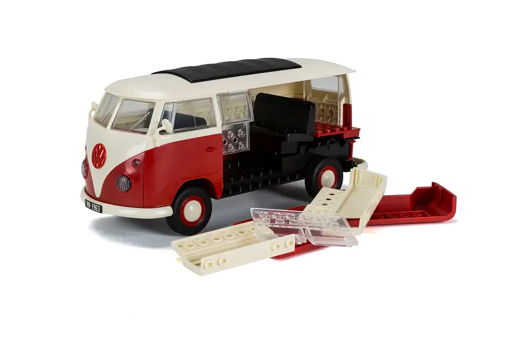 Конструктор Airfix микроавтобус VW Camper Bully Volkswagen Quickbuild Red J6017 - фото 2