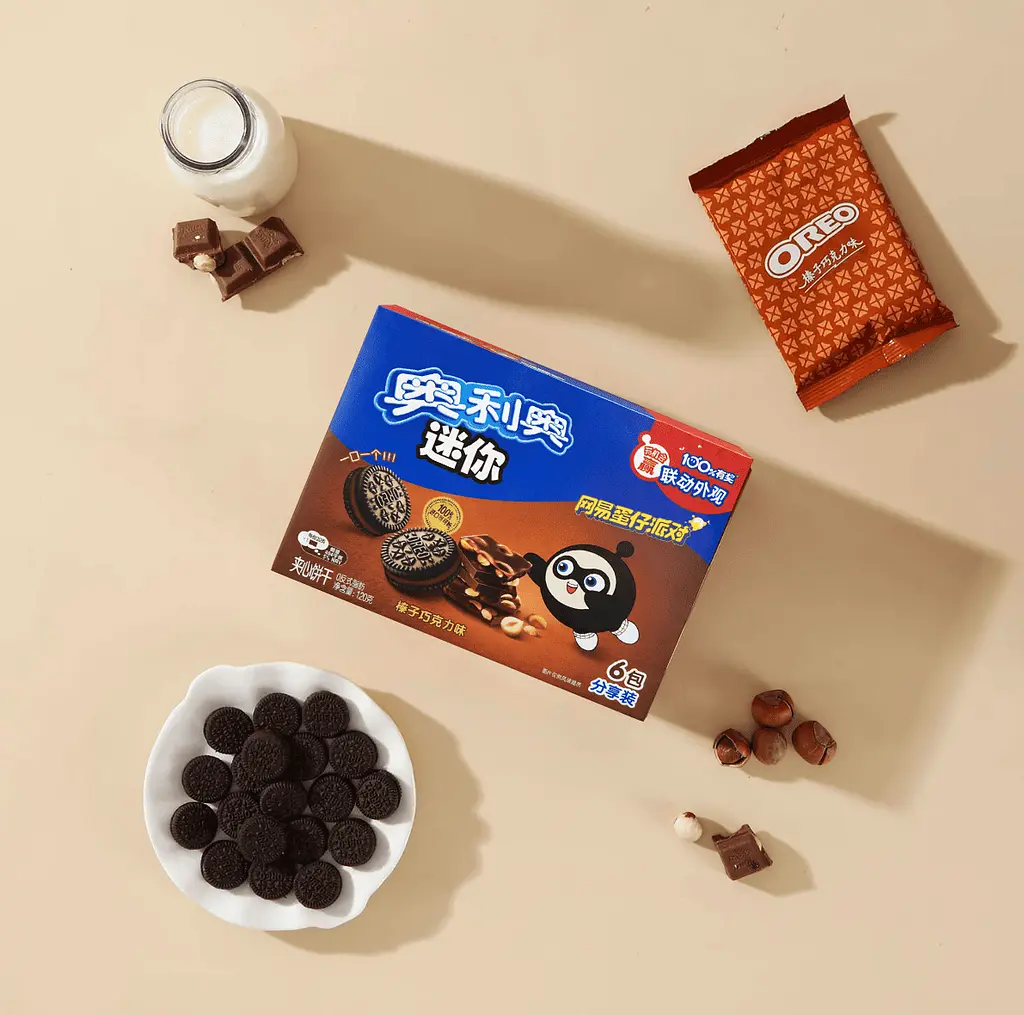 Печиво Oreo Mini Hazelnut Chocolate Sandwich Biscuit Eggy Party 120г - фото 4