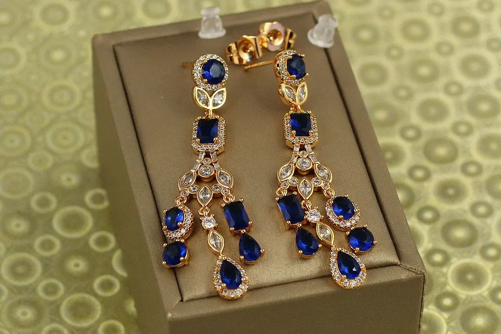 Сережки Xuping Jewelry підвіски Валері із синіми каменями 5,3 см золотисті - фото 2