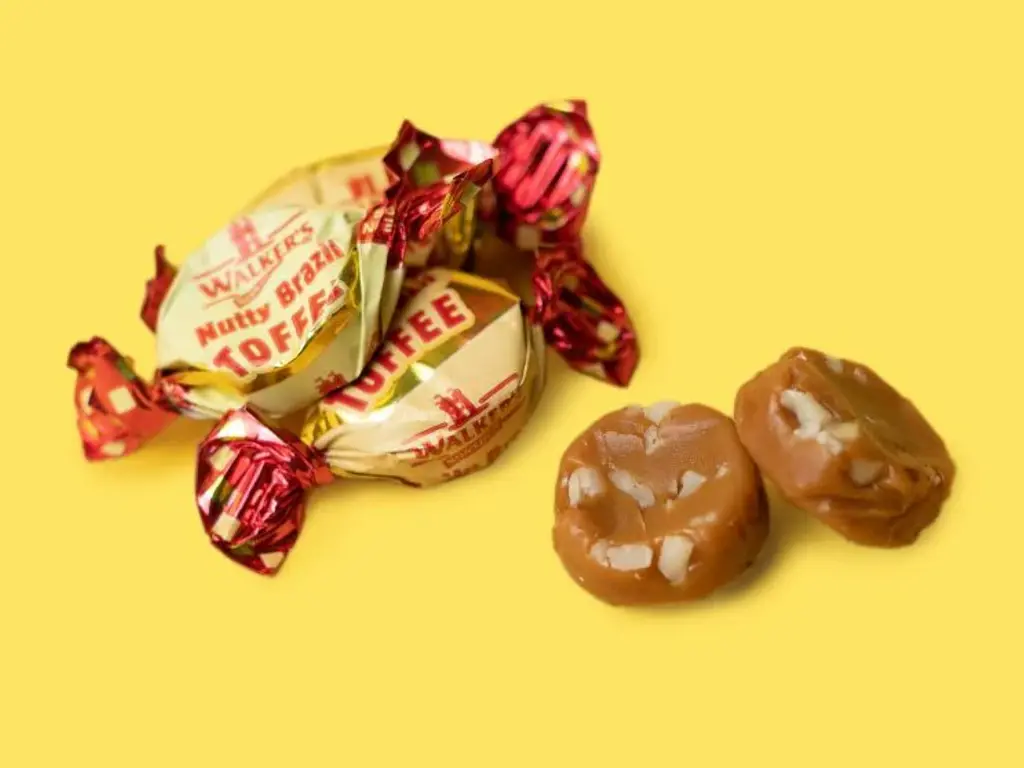 Іриски Walker's Nonsuch Nutty Brazil Toffees 150г - фото 4