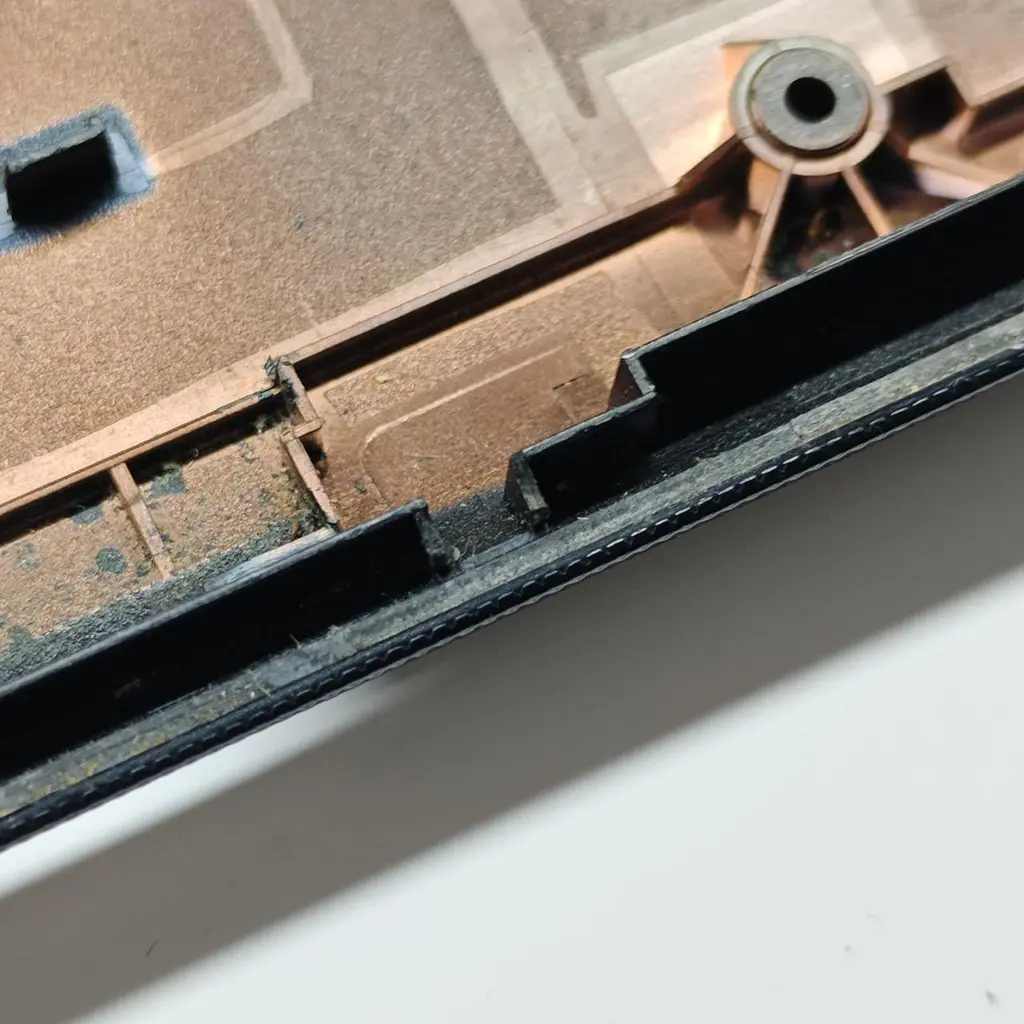 Нижня частина корпусу для ноутбука Lenovo Ideapad 100-15IBD B50-50 (AP10E00070, AP1ER000400) Б/в - фото 2