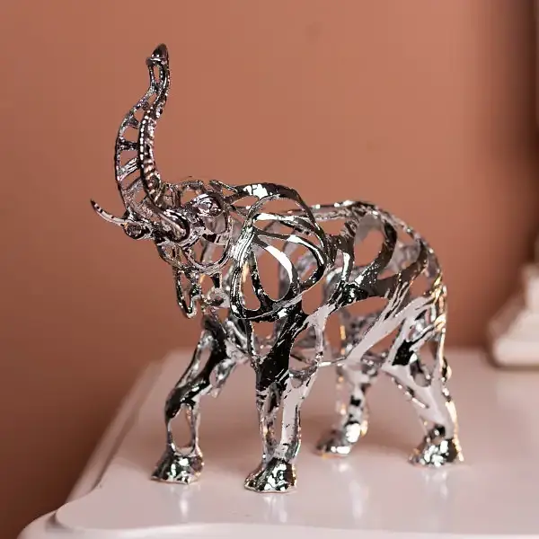 Декоративна фігурка Yiwu Elephant 25х10х25 см металева статуетка колекційна для дому напівпрозора декор на камін хром HP-7-10 - фото 2