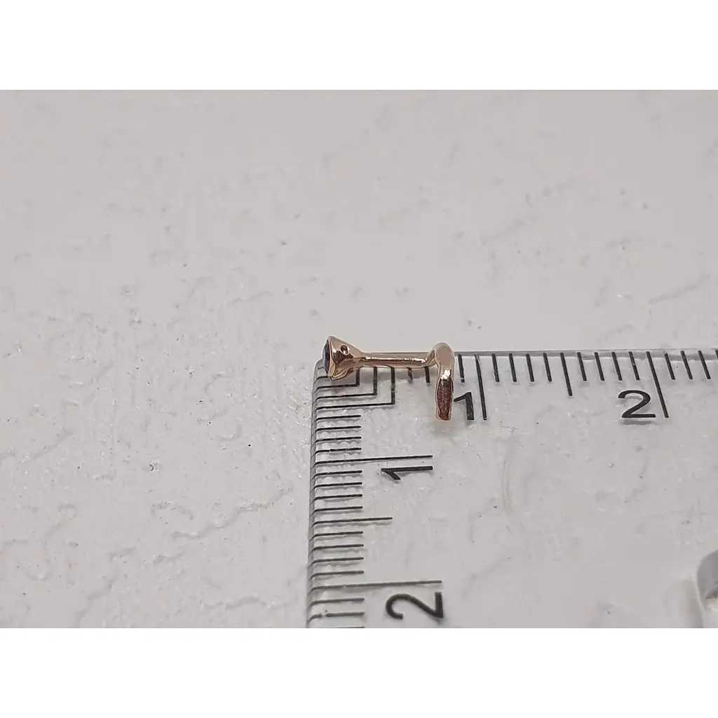 Золота сережка-пірсинг Dear в ніс Dear с фіанітом. 1023.4 Аметистовий - фото 4