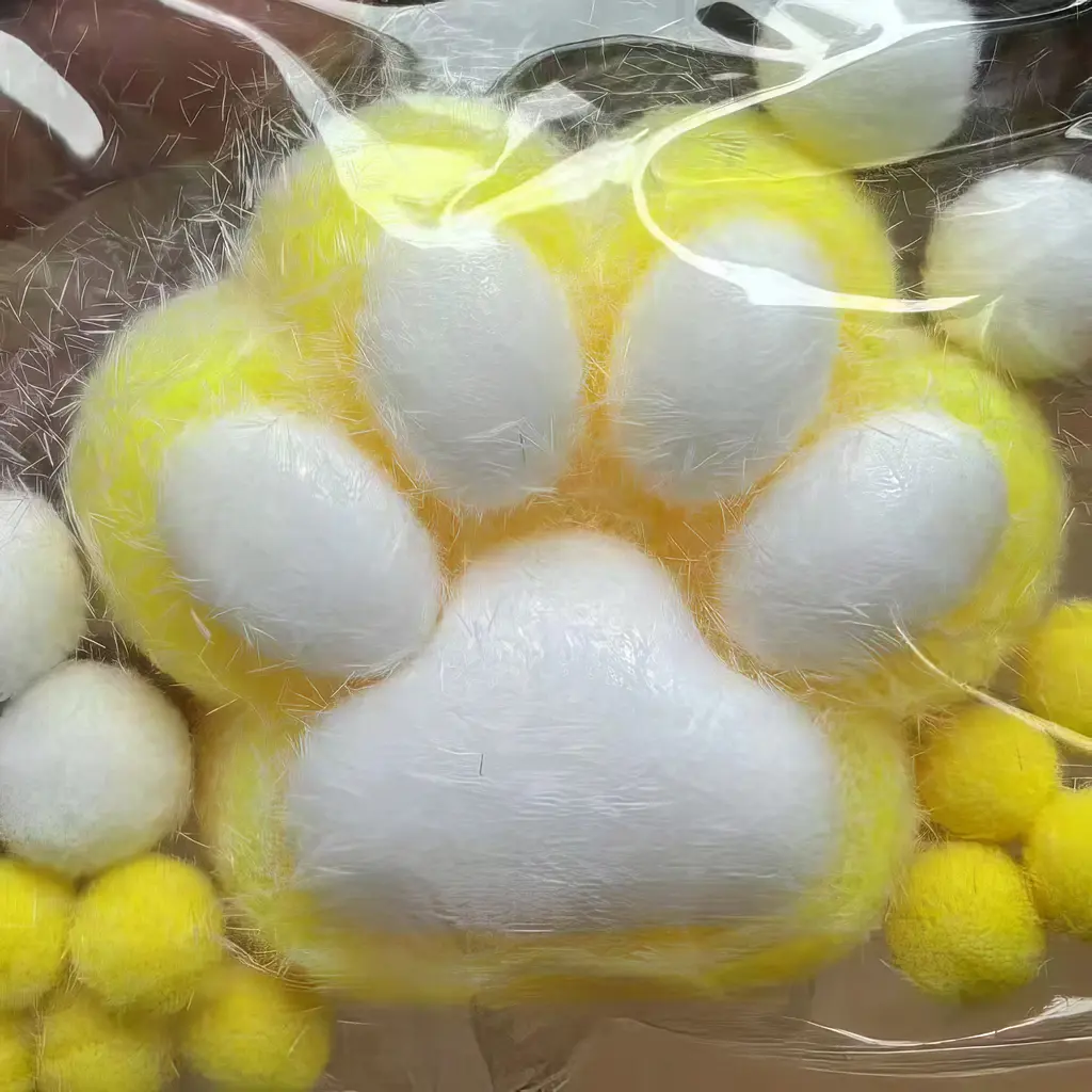 Сквіш антістрес UFT Squish Cat Paw Fluffy 10 Пухнаста лапка Yellow - фото 2