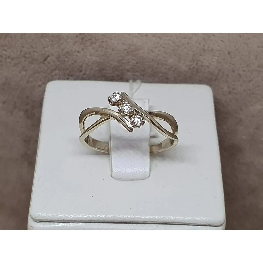 Золоте кільце Гаразд з фіанітами. 3523562Б 17,5 - фото 4