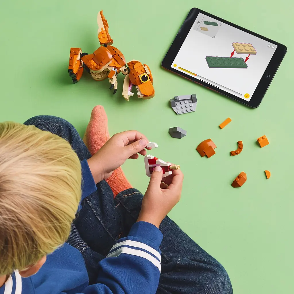 Конструктор LEGO Jurassic World Little Eatie: тиранозавр 317 деталей (76967) - фото 11