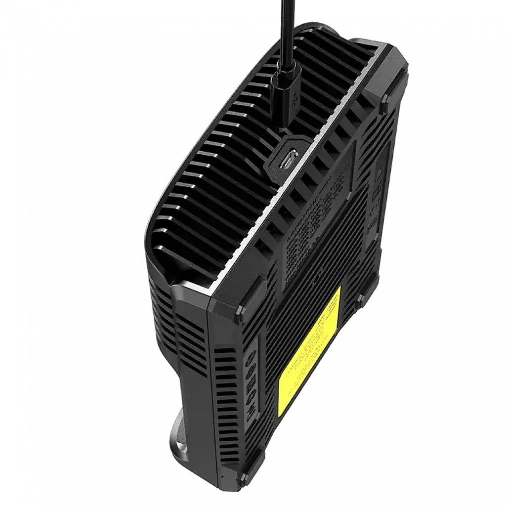 Зарядний пристрій Nitecore UM4 для акумуляторів Li-Ion IMR LiFePO4 - фото 3