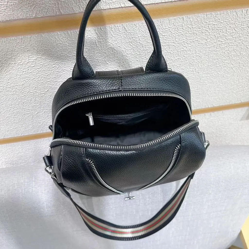 Рюкзак жіночий чорний шкіряний з ременем 35538 Tiding Bag - фото 9