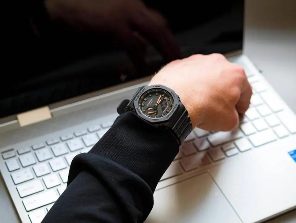 Годинник Casio GA-2100-1A4ER - фото 4