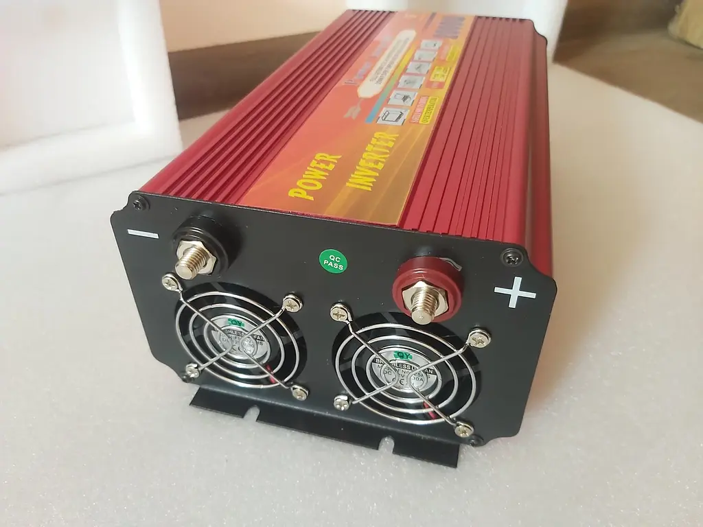 Универсальный инвертор Wave Inverter 2000Вт 12-220В - фото 4