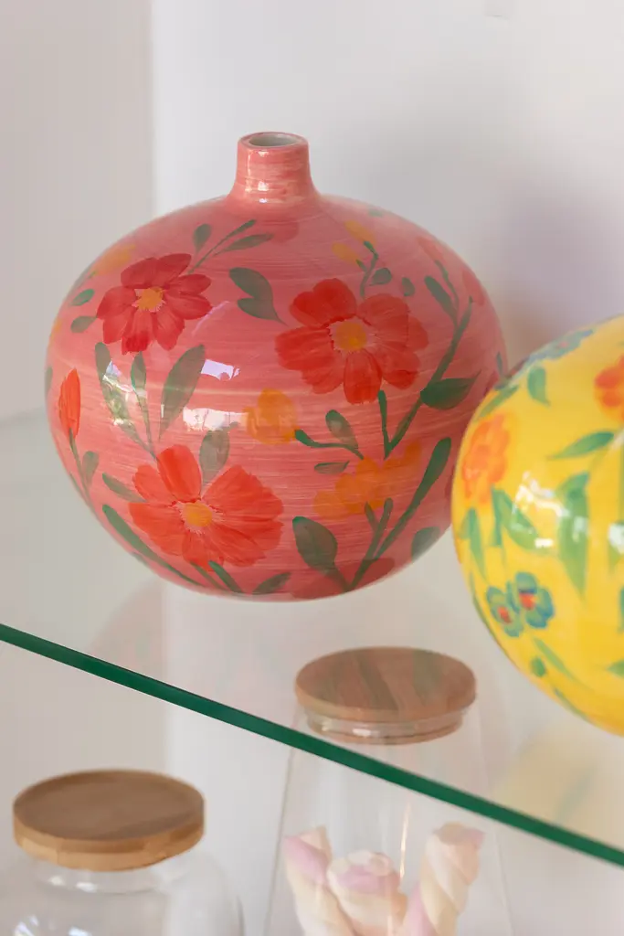 Ваза J-line желтая с ручной росписью 21 см (53393) - фото 3